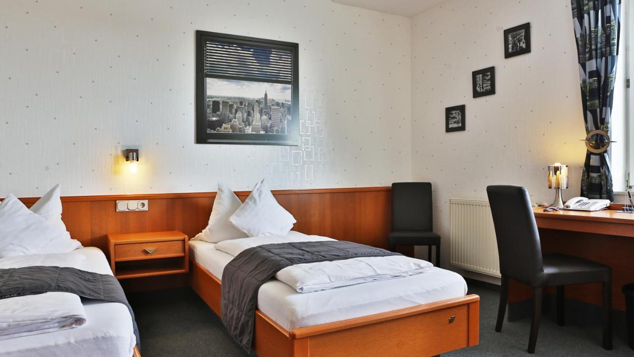 Hotel Bauschheimer Hof Rüsselsheim Exteriör bild